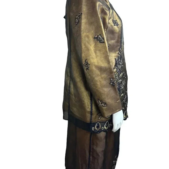 NWT Donna Vinci Couture embellished gold with black overlay Suit size 18 - Picture 3 of 16